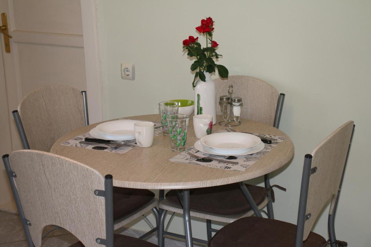Green Cactus Rooms - Unique And Cozy House Senta Экстерьер фото